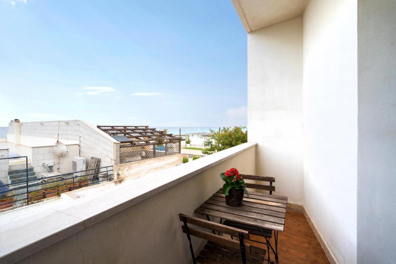Casa Del Riccio Fronte Mare Villa Mola di Bari Exterior photo